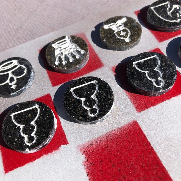 Chess Set - Prestigious Race Colors - Picture 5 of 10